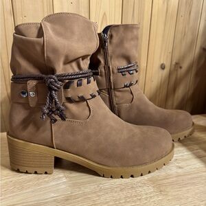 Stylish Brown Ankle Boots with Braided Detail
